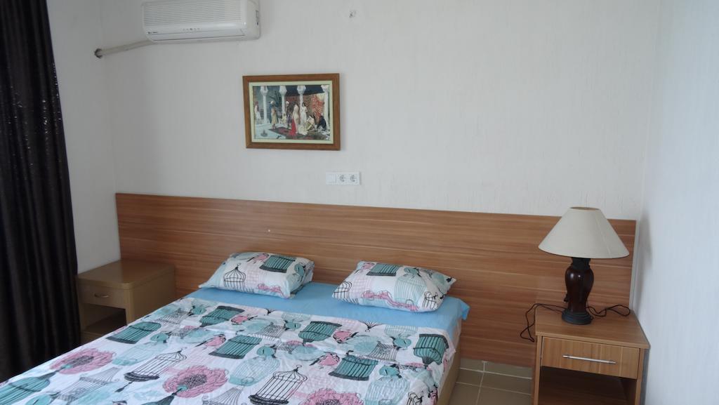 Mavi Cennet Camping Caravan Hotel Kizilot Room photo